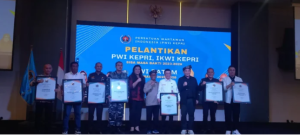 Pengurus PWI Kepri : PWI Batam dan IKWI Kepri Resmi Dilantik, Ketua Umum PWI ajak Jurnalis Patuh Kode Etik