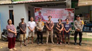 Bhabinkamtibmas Polsek Batu Ampar melaksanakan kegiatan Minggu Kasih Dengan Warga Seraya