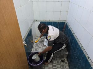 Sambut Hari Bhayangkara ke-79, Polsek KKP Batam Salurkan Bantuan ke Masjid Jami’ Nurul Huda