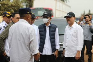 BP Batam Tertibkan Chassis Kontainer Parkir Sembarangan di Jalan Yos Sudarso