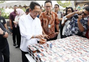 Batam Pecah Rekor MURI Lewat Asam Pedas! Amsakar: Ini Masakan Favorit Saya,!