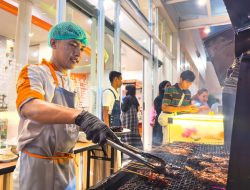 “HARRIS Batam Center – Harris Waterfront Hadirkan BBQ Seru: Bayar 4, Makan 5!”