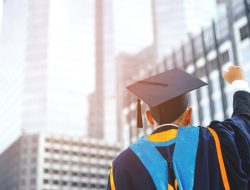 PLN Batam Salurkan Beasiswa Sahabat Terang untuk 60 Penerima selama Enam Bulan