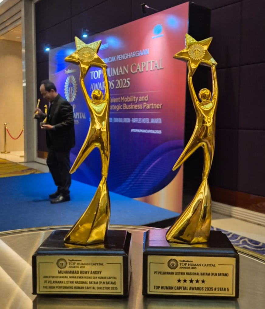Berkomitmen Wujudkan SDM Unggul, PLN Batam Raih Bintang 5 Penghargaan TOP Human Capital Awards 2025